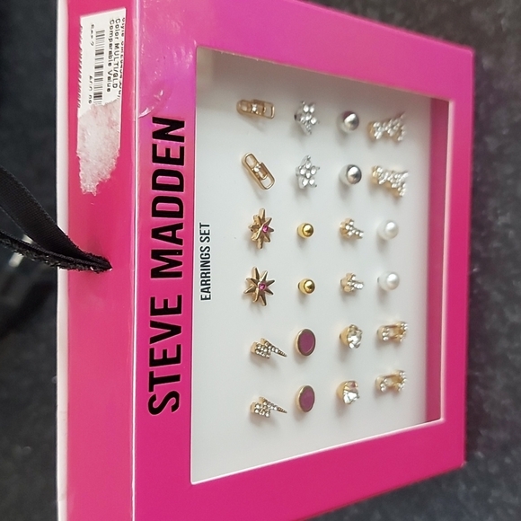 Steve Madden Earring Set - Picture 2 of 4